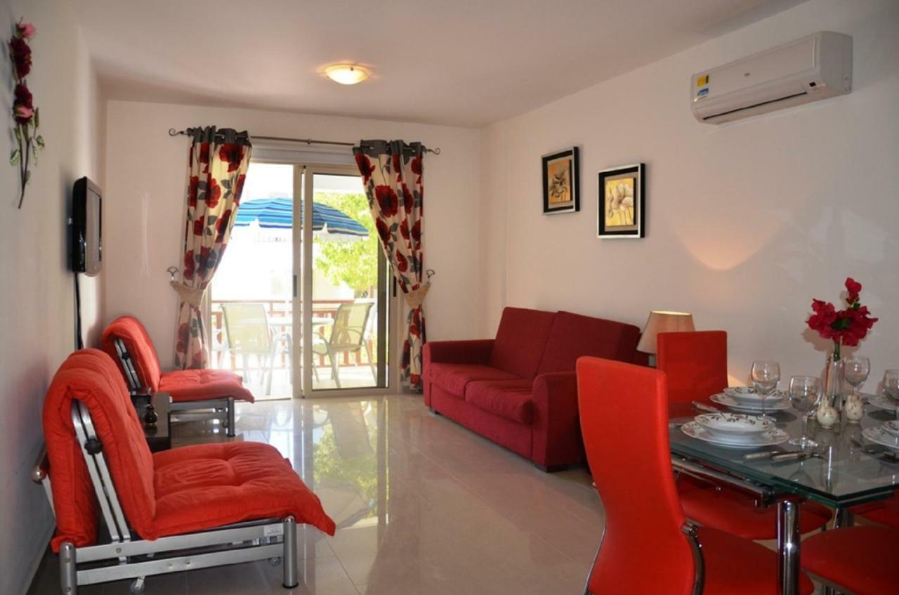 Ground floor one bedroom apartment B2, 3 pools, FREE WIFI Peyia Buitenkant foto