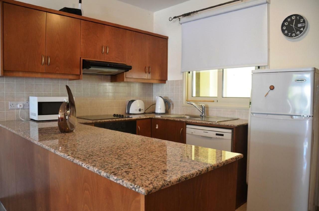 Ground floor one bedroom apartment B2, 3 pools, FREE WIFI Peyia Buitenkant foto
