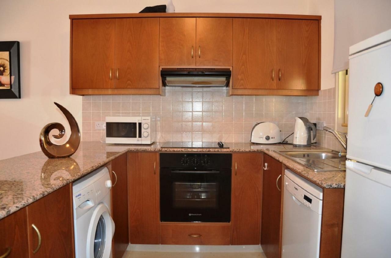 Ground floor one bedroom apartment B2, 3 pools, FREE WIFI Peyia Buitenkant foto