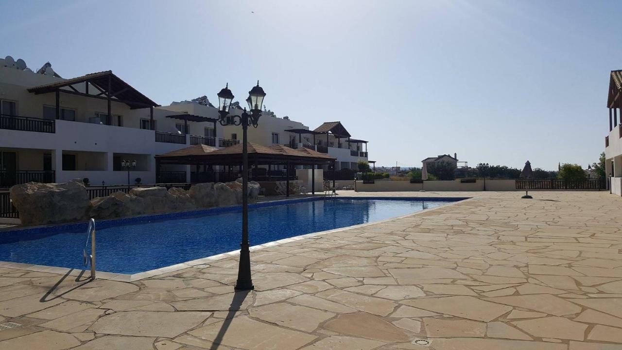 Ground floor one bedroom apartment B2, 3 pools, FREE WIFI Peyia Buitenkant foto